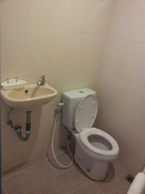 Loxy Inn Surabaya Zimmer foto